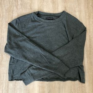 Brandy Melville cropped crewneck